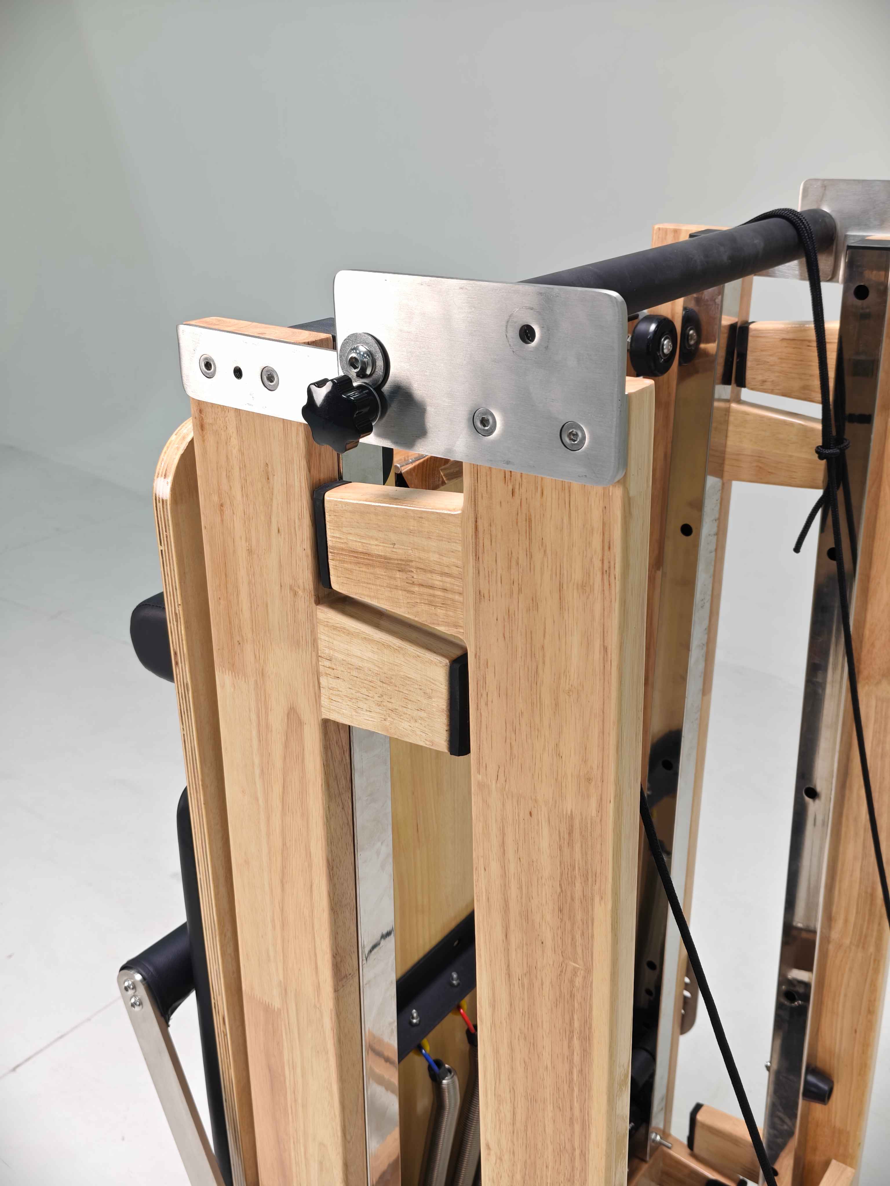 Commercial Foldable Oak & Alum - Pilates & Yoga Knokke review and price